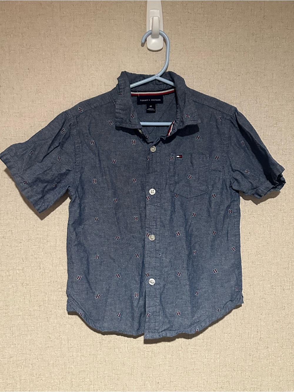 Tommy Hilfiger Boys 4T Short Sleeve Blue Chambray Button-Down Shirt